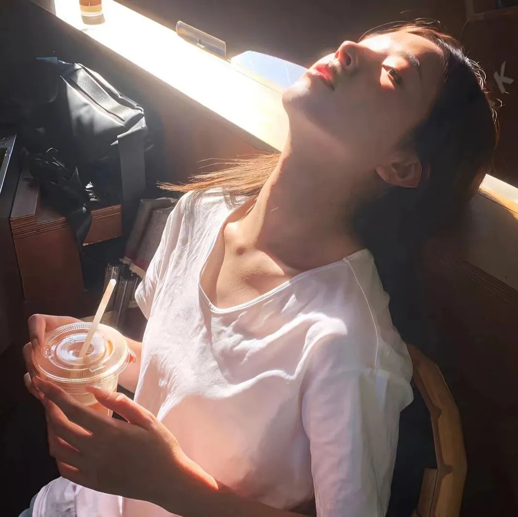 福尔摩斯小姐2海报